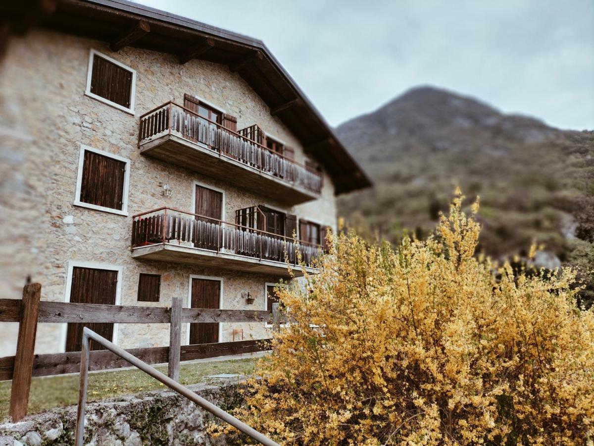 Rustica Sul Lago Tenno Primo Piano Eksteriør billede