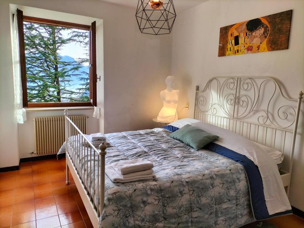 Rustica Sul Lago Tenno Primo Piano Eksteriør billede
